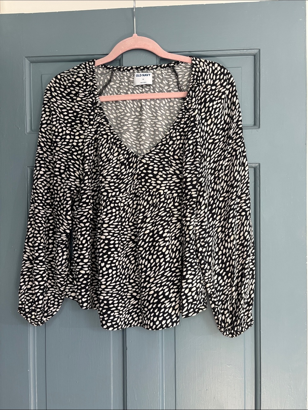Old Navy Black & White V-Neck Printed Blouse